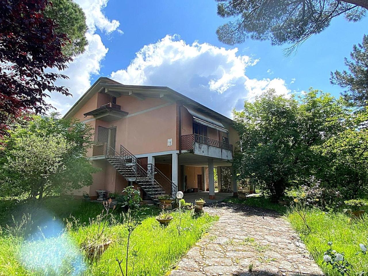 casa indipendente in vendita a Massa in zona Centro Storico
