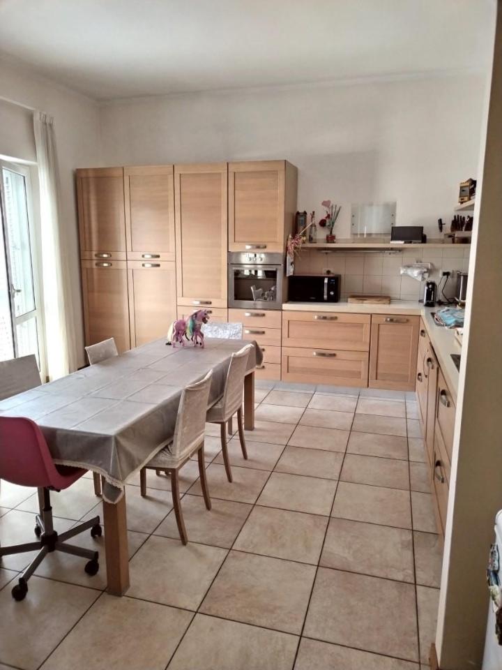 appartamento in vendita a Carrara in zona Marina di Carrara