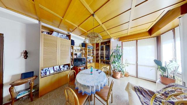 3-room flat in Via Carlo Cattaneo 1, Meda - Photo 1