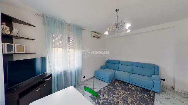 3-room flat in Via Milano 44, Meda - Photo 1