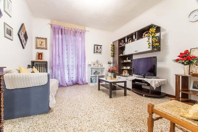 4-room flat in Via Europa, Gorla Minore - Photo 1