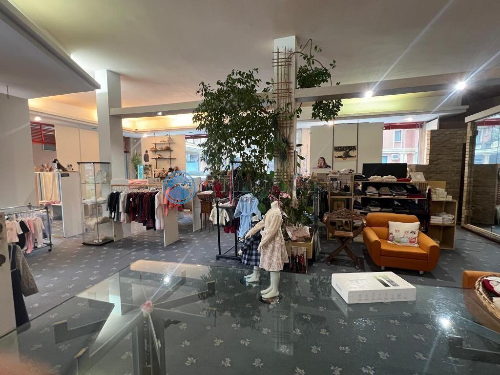 Negozio in Viale Stazione 50, Montegrotto Terme, {3} - Foto 2