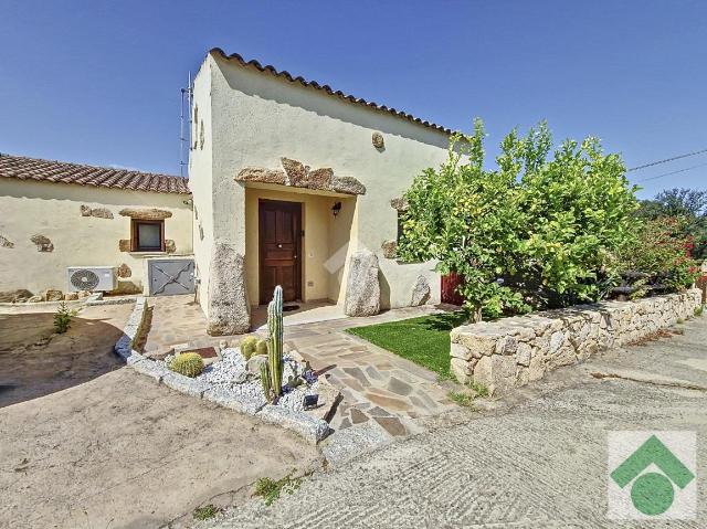 Terraced house in Via Montelittu, Loiri Porto San Paolo - Photo 1