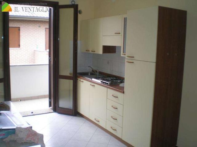 2-room flat in {3}, - Photo 1