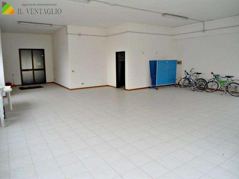 Ufficio in , Fiorano Modenese, {3} - Foto 2