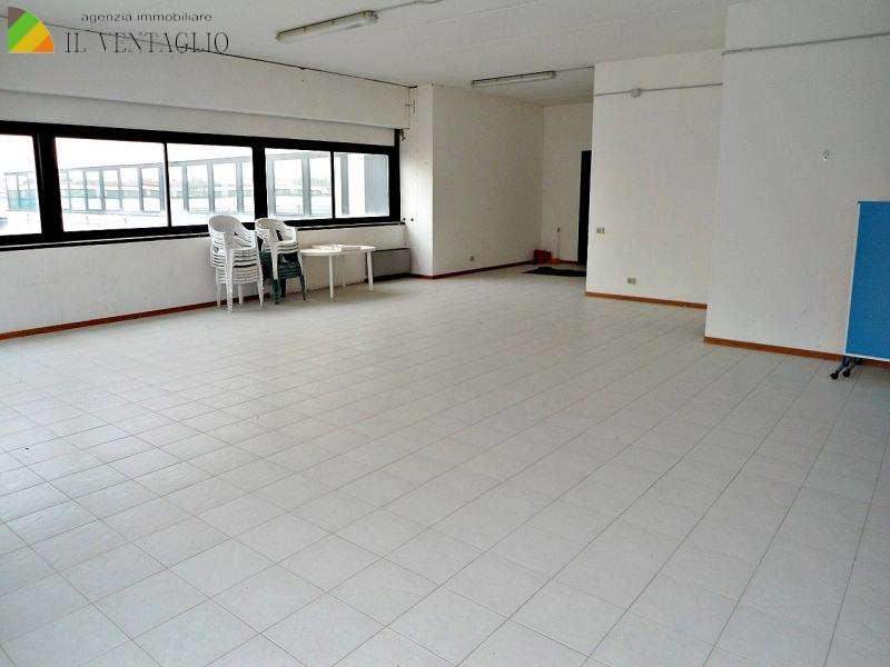 Ufficio in , Fiorano Modenese, {3} - Foto 1