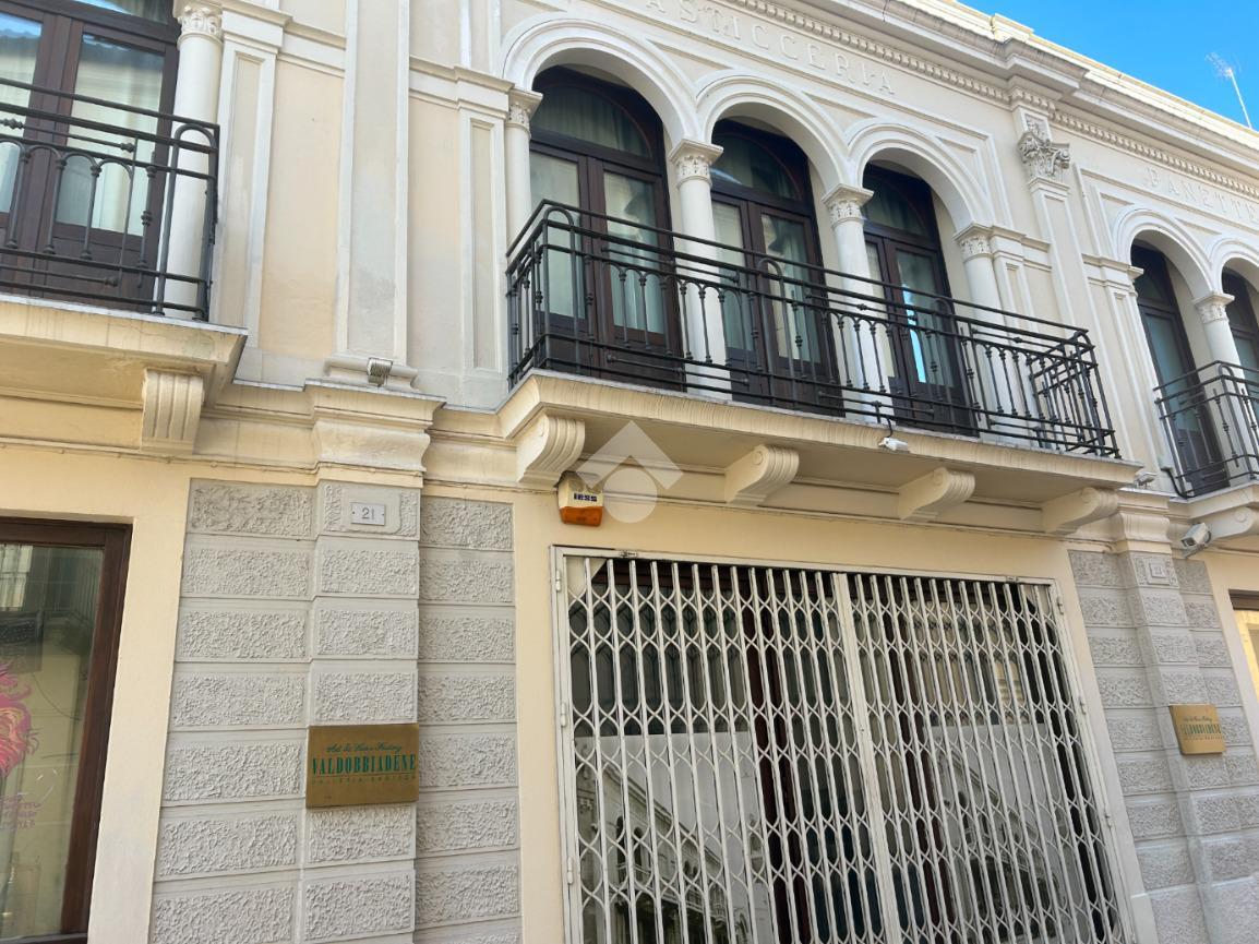 Negozio in Via Mazzolini 17, Valdobbiadene, {3} - Foto 1