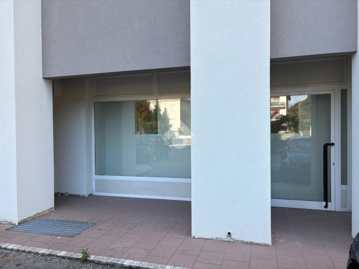 Negozio in Via Medeglia d'Oro Aldo Fantina 20, Pieve del Grappa, {3} - Foto 2
