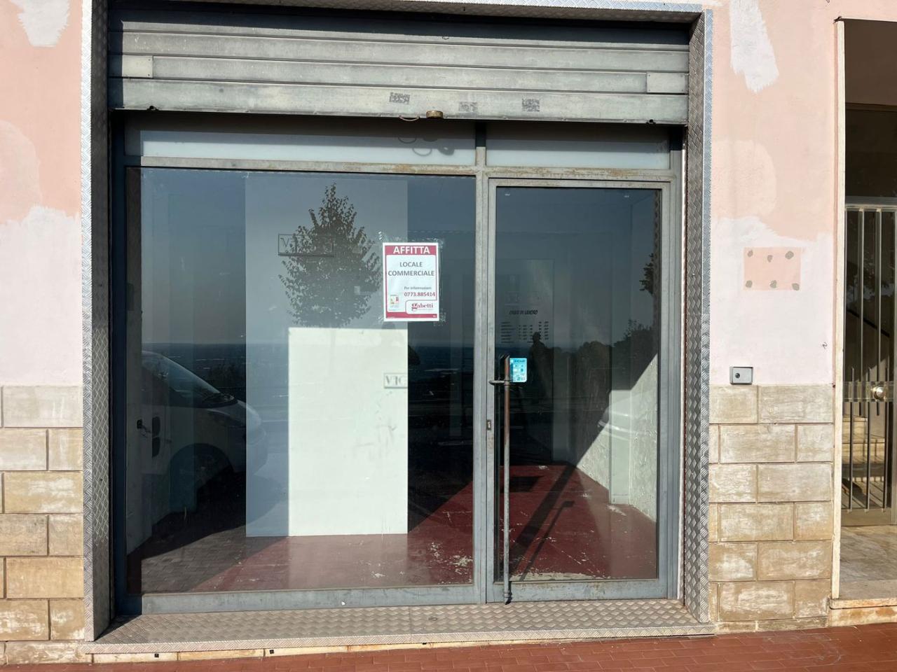 Negozio in Via Piagge Marine 57, Sezze, {3} - Foto 1