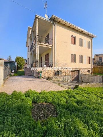 Villa in Via Papa Giovanni XXIII, Borgo Virgilio - Foto 1