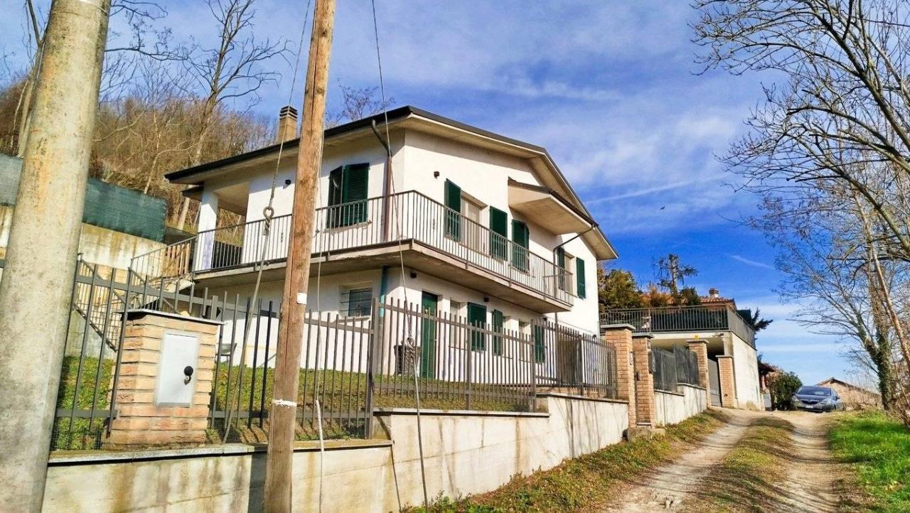 Villa in vendita a Montecalvo Versiggia