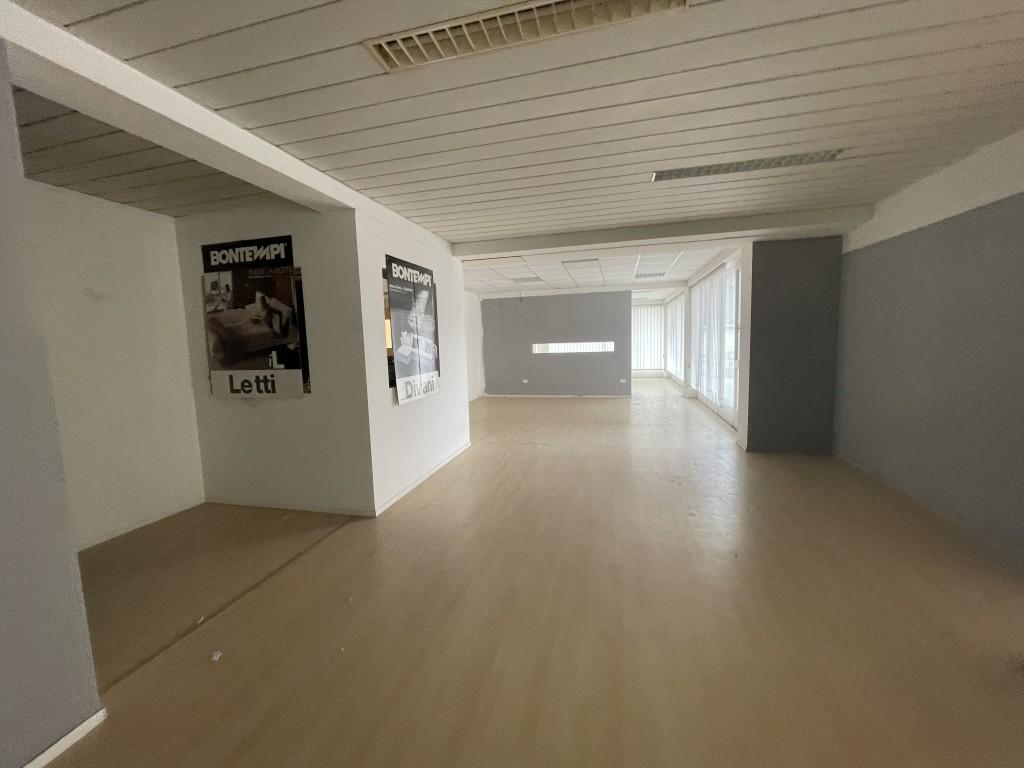 Magazzino in , Ceccano, {3} - Foto 2