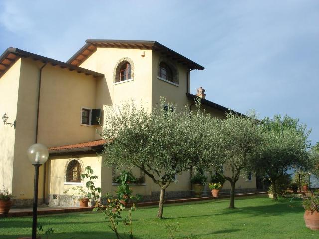 Villa, Luni - Foto 1