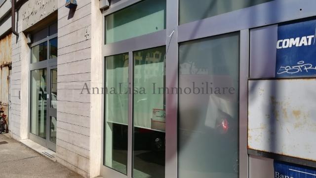 Shop in {3}, Piazza Due Giugno 4 - Photo 1