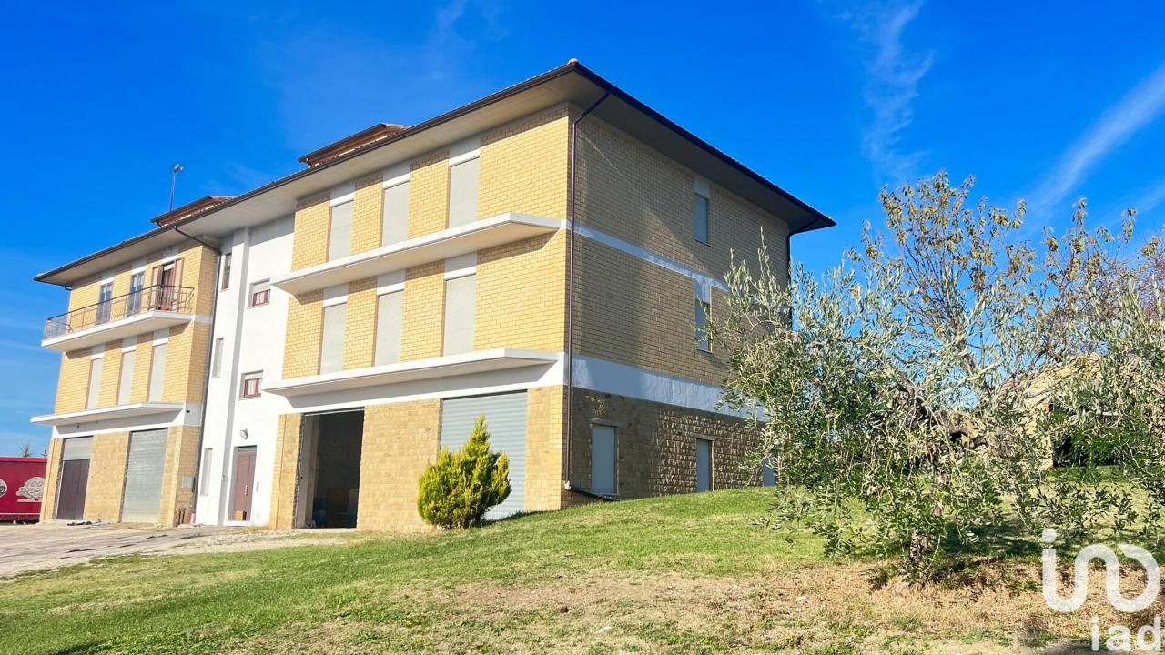Villa in vendita a Penna San Giovanni