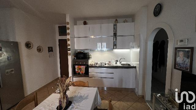 Vierzimmerwohnung in Via Salvadori Paleotti, Fermo - Foto 1