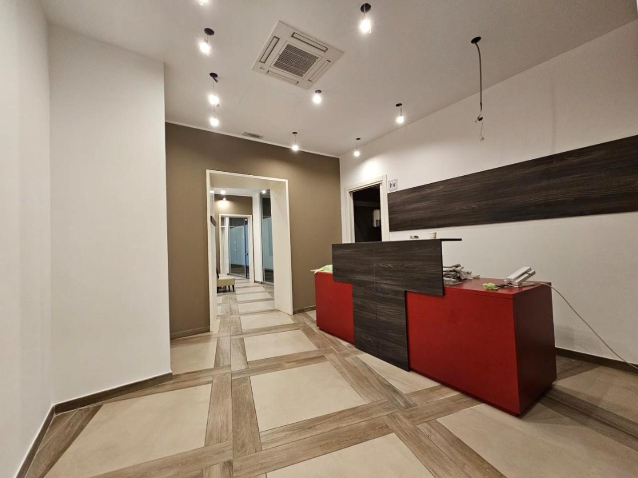 Ufficio in Azza Giacomo Matteot 27, Siena, {3} - Foto 2