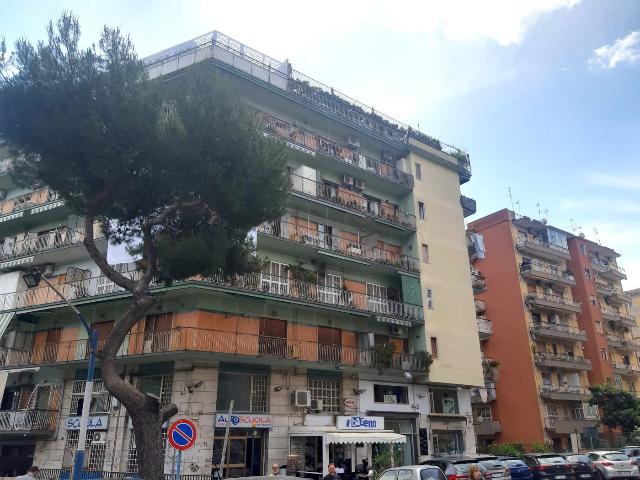 Büro in Viale dei Pini 101, Napoli - Foto 1