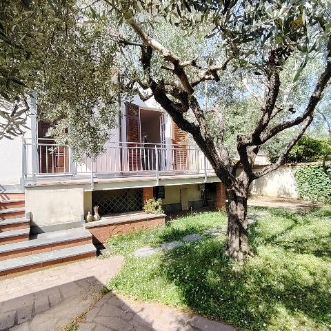 Villa trifamiliare in a Bigioni 73, Carrara - Foto 1