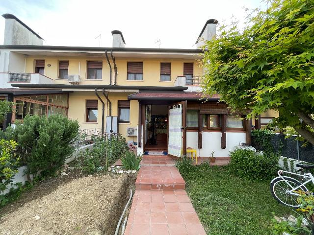 Terraced house in Via Monte Nero, Casale sul Sile - Photo 1