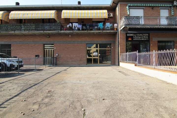 Negozio in Via Venere, Scandiano - Foto 1