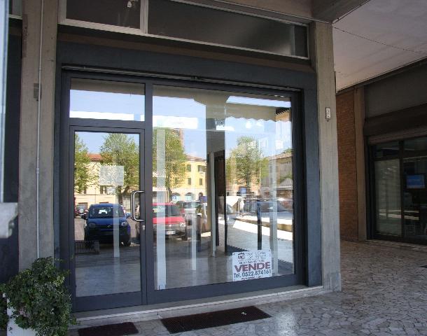 Negozio in {3}, Piazza Matteoti - Foto 1