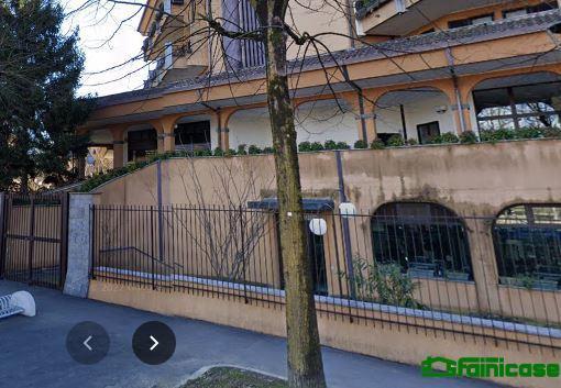 Locale commerciale in Via Matteotti 55, Peschiera Borromeo, {3} - Foto 2