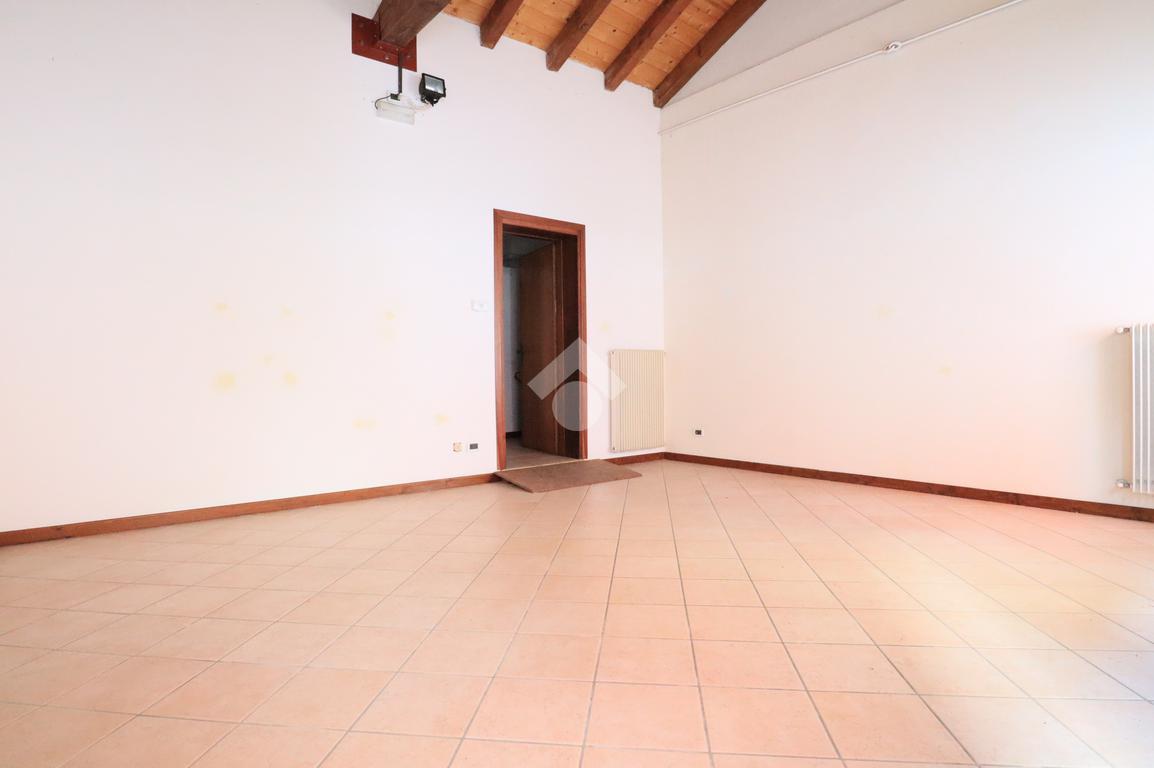 Ufficio in Via dei Martiri 6, Tavagnacco, {3} - Foto 1