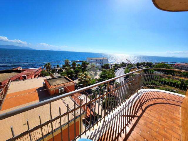 3-room flat in Via Litoranea 27, Torre del Greco - Photo 1