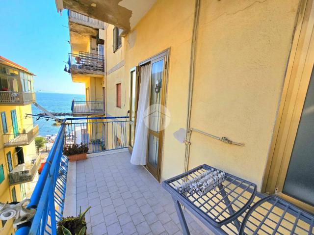 3-room flat in Via Litoranea 78, Torre del Greco - Photo 1