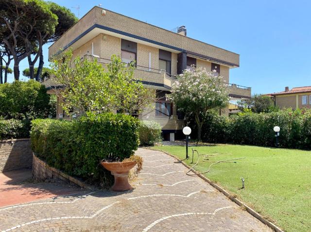 Villa in Via Alcione 32, Anzio - Foto 1