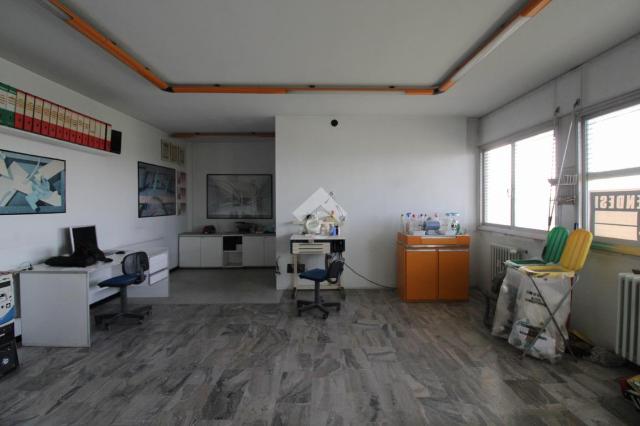 Office in Via Vincenzo Bellini 43, Bergamo - Photo 1