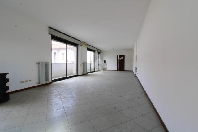 Büro in Via Giovanni Battista Moroni, Bergamo - Foto 1