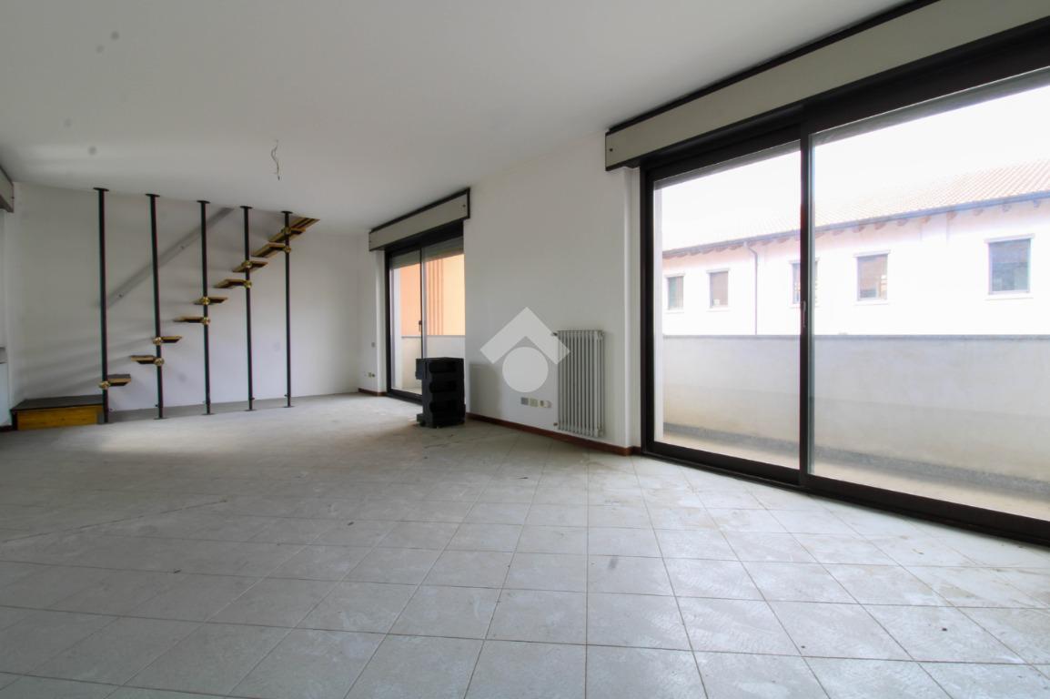 Ufficio in Via Giovanni Battista Moroni, Bergamo, {3} - Foto 1