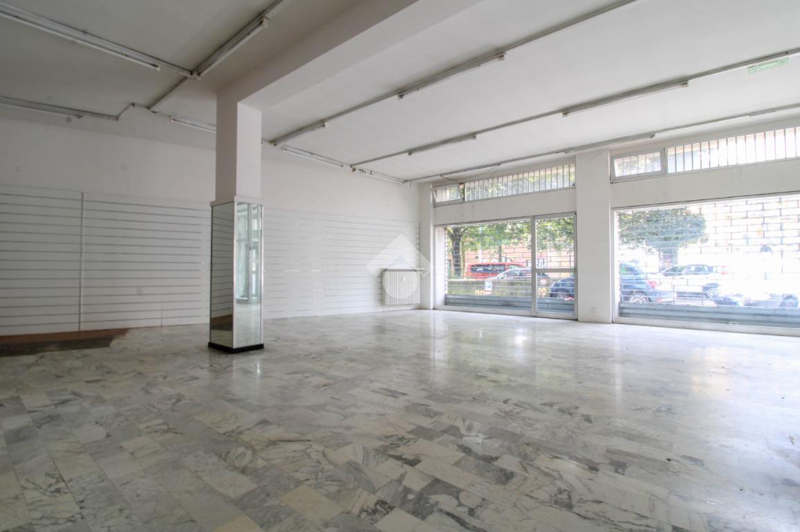 Negozio in Via Evaristo Baschenis, Bergamo, {3} - Foto 1