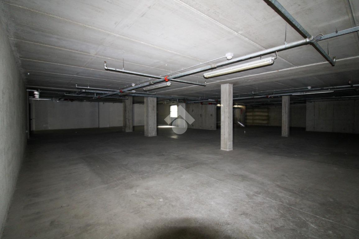 Magazzino in Via Provinciale 1, Lallio, {3} - Foto 1