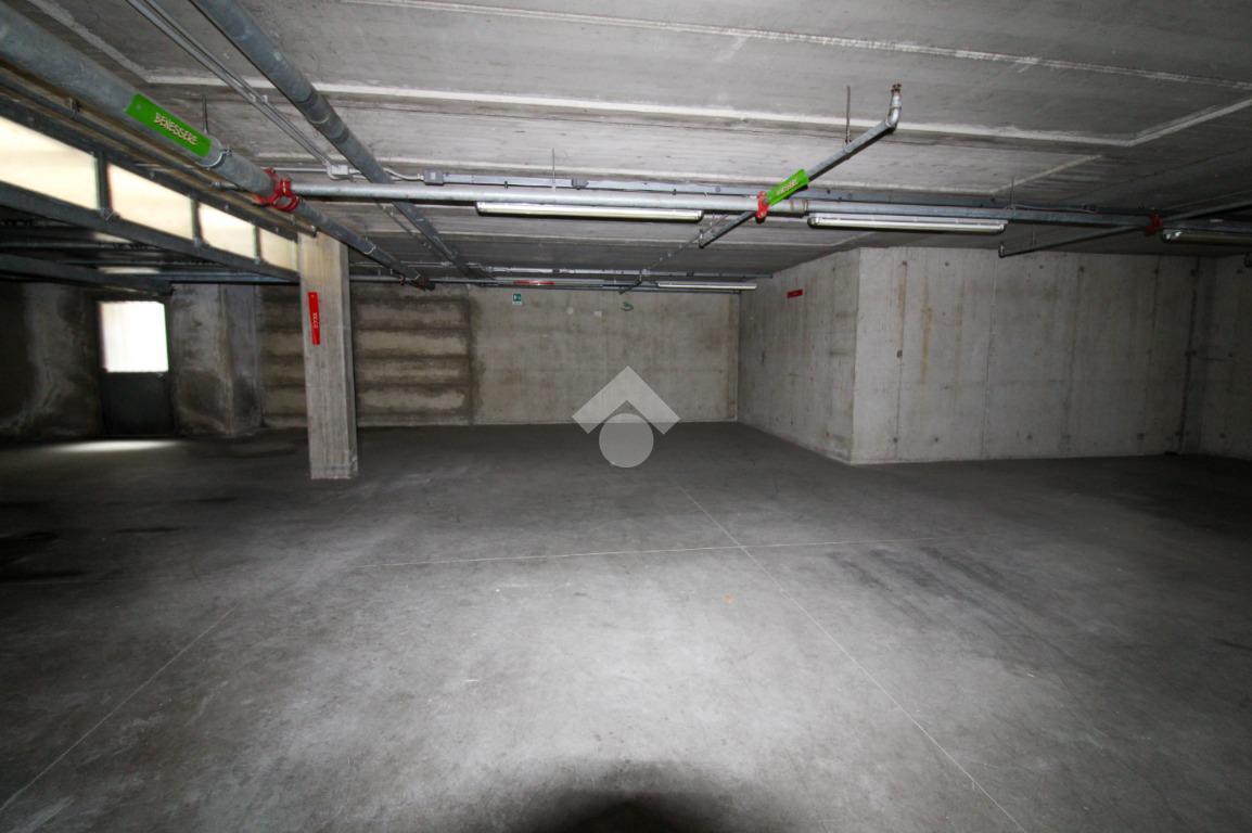 Magazzino in Via Provinciale 1, Lallio, {3} - Foto 2