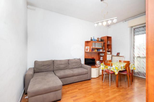 2-room flat in Via Enrico Toti 4, Beinasco - Photo 1