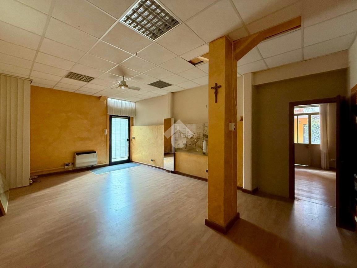 Magazzino in Via Beniamino Romagnoli 2, Verona, {3} - Foto 1