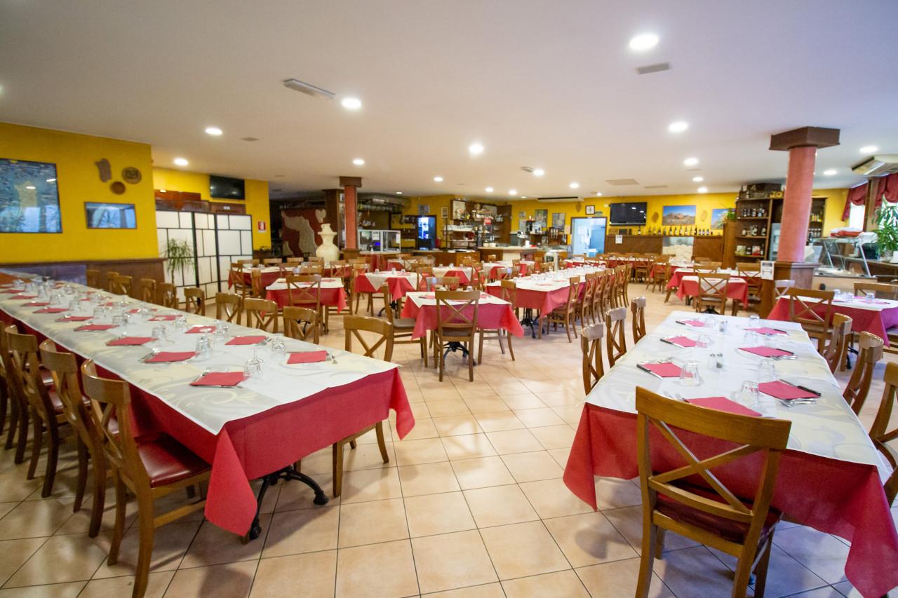 Ristorante in Piazza Derna, 238/C, Torino, {3} - Foto 2