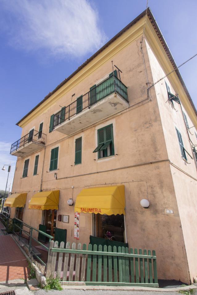 Panificio in Via G. Bove, 3, Savona, {3} - Foto 1