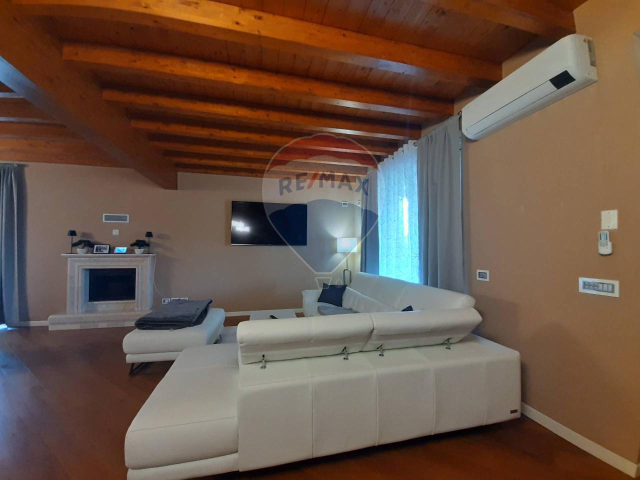 Casa indipendente in vendita a Desenzano Del Garda