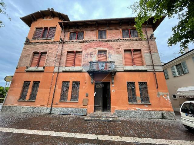 Casa indipendente in Piazza Ippolito Nievo 6, Rodigo - Foto 1