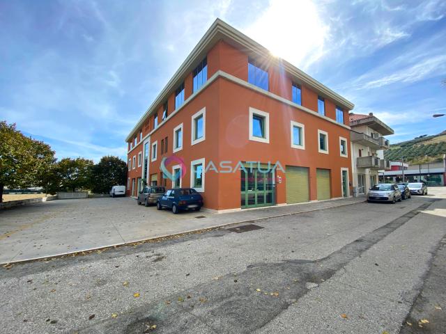 Werkstatt in Via Monte Cristallo 20, San Benedetto del Tronto - Foto 1