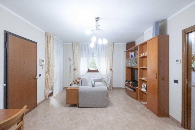 4-room flat in Via IV Novembre 4, Codogno - Photo 1