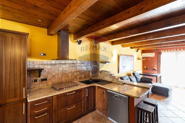 Detached house in Via San Giovanni 7/8, Assemini - Photo 1