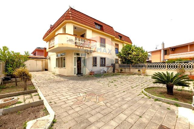 Villa in Via delle Dalie 17, Capoterra - Foto 1