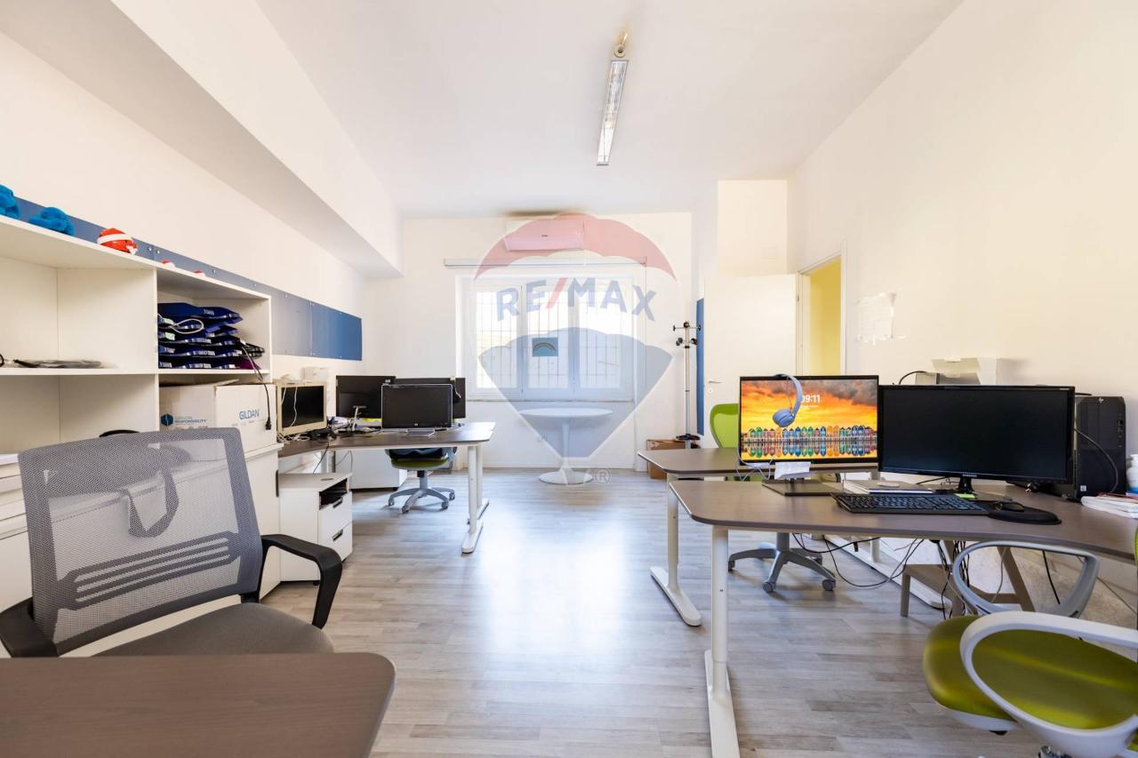Ufficio in Via Angioy 34, Cagliari, {3} - Foto 2