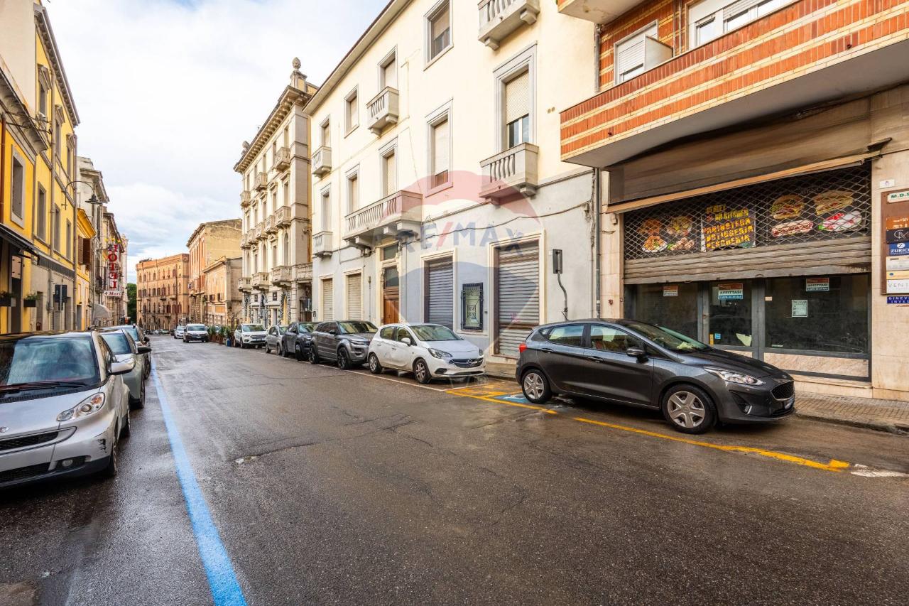 Negozio in Via Giovanni Maria Angioy 32, Cagliari, {3} - Foto 2