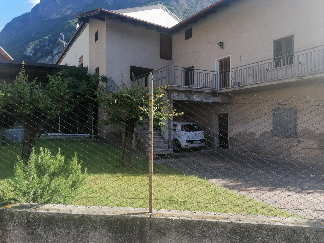Casa indipendente in vendita a Rovere' Della Luna